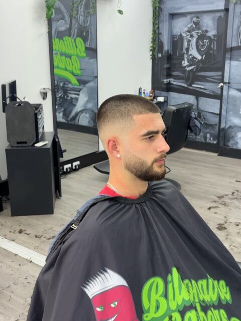 Swipe 👉 to see the before 🔥
Work done by @billy.thebarber 
Link in bio to make your next appointment with us @billionaire.barbers